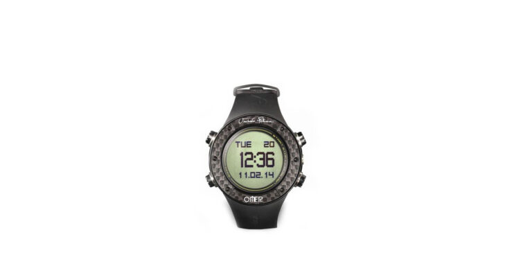 Montre de plongée numérique, idéale pour les explorations sous-marines et la navigation.