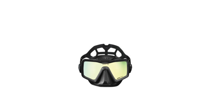 Masque de plongée moderne avec verres en verre trempé pour explorer le monde sous-marin.
