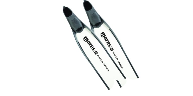 Palmes de plongée Mares Razor Apnea pour une expérience sous-marine optimale et confortable.