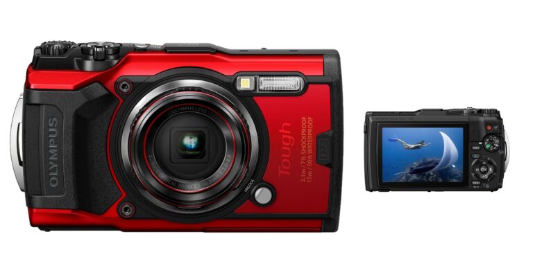 Appareil photo étanche Olympus Tough, idéal pour capturer la vie sous-marine en haute définition.