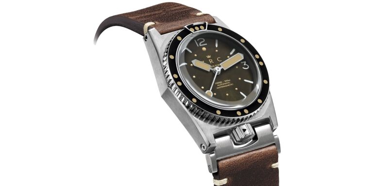 Montre de plongée robuste, étanche jusqu'à 1000 mètres, design vintage et élégant.