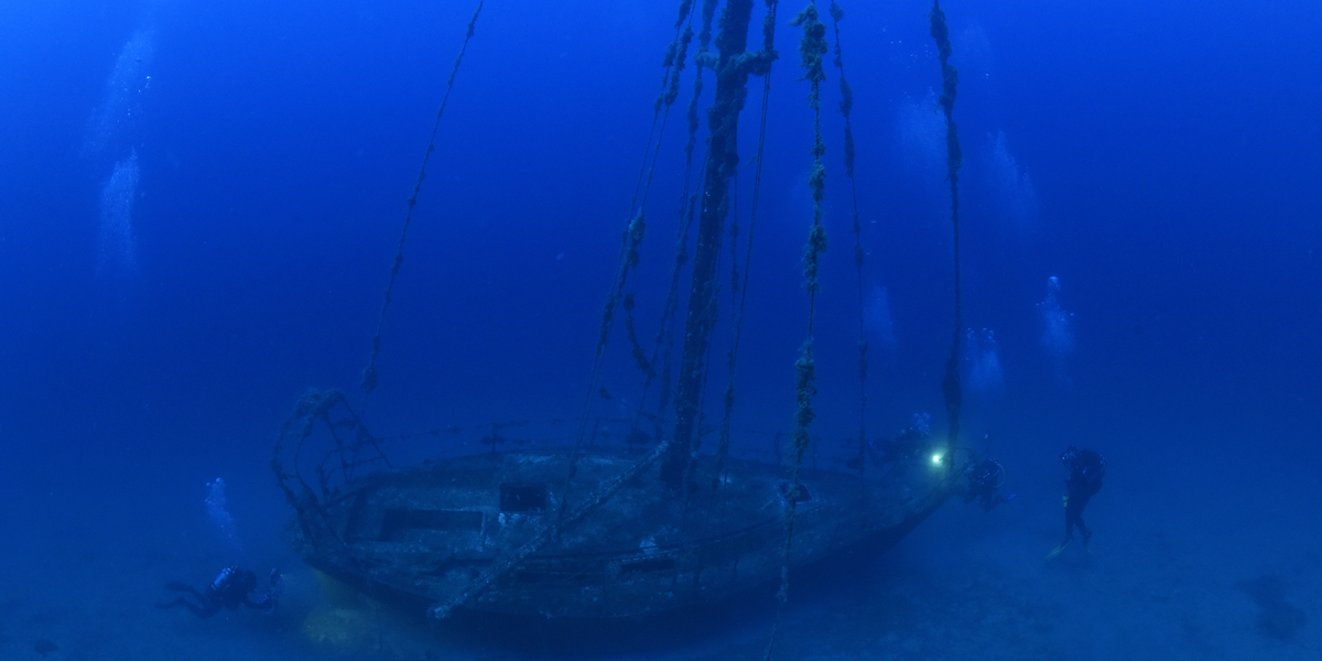 Voilier fantôme de La Ciotat.