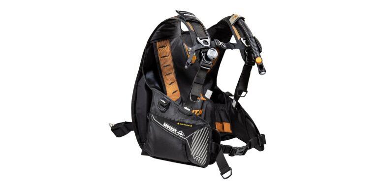 Gilet de plongée technique, léger et ergonomique, idéal pour les explorations sous-marines.