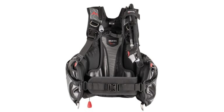 Gilet stabilisateur Mares pour la plongée sous-marine, conçu pour le confort et la sécurité.