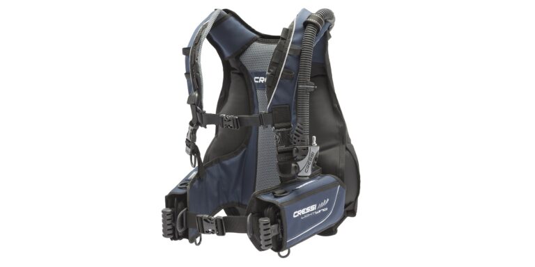 Gilet de plongée léger Cressi, conçu pour le confort et la performance sous-marine.