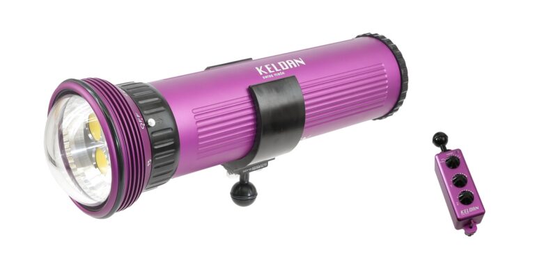 Éclairage sous-marin Keldan, lampe étanche pour explorations et photographie aquatique.