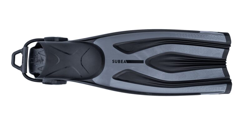 Palmes de plongée Subea, idéales pour explorer le monde sous-marin avec confort et performance.