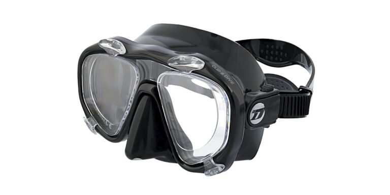 Masque de plongée noir, idéal pour explorer le monde sous-marin en toute clarté.