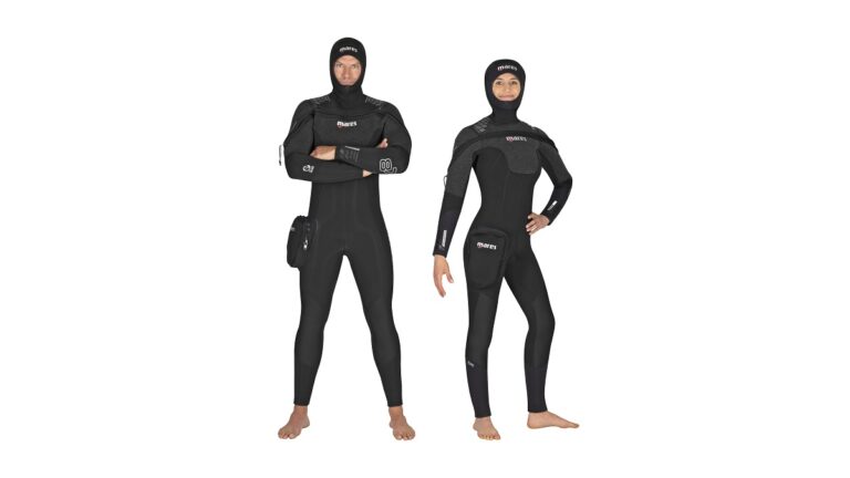 Combinaisons de plongée adaptées pour explorer le monde sous-marin en toute sécurité.