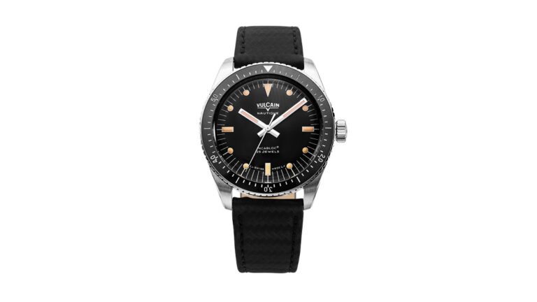Montre de plongée Vulcain Nautique, étanche et robuste, idéale pour les explorations sous-marines.