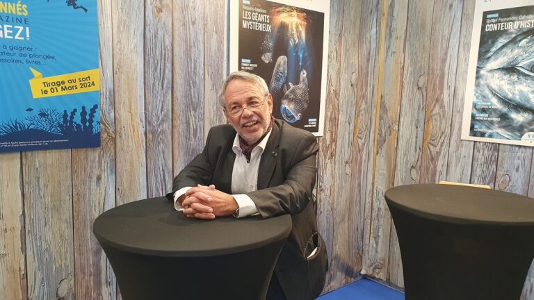 Expert en vie marine partageant sa passion pour le monde sous-marin et la conservation.