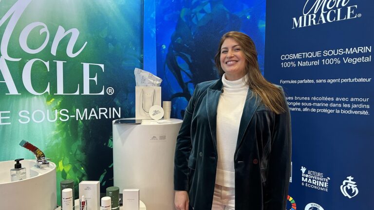 Cosmétiques naturels inspirés du monde sous-marin pour une beauté durable et respectueuse.