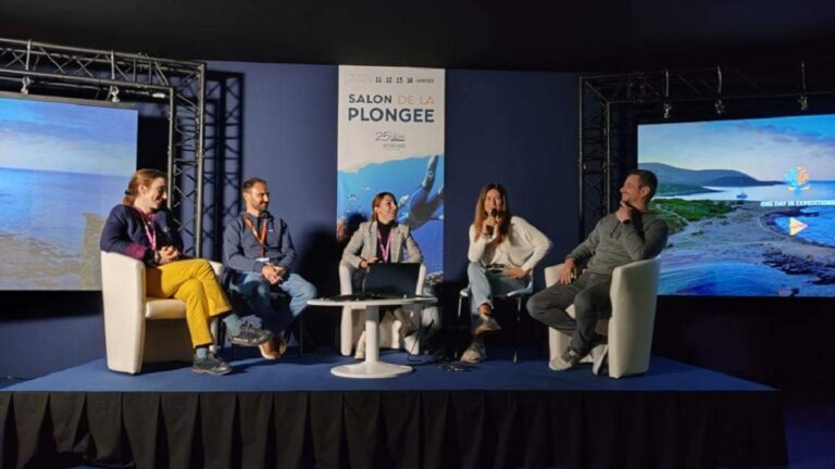 Salon de la plongée : échanges autour de l'exploration sous-marine et des activités maritimes.