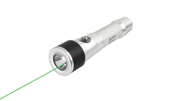 Lampe sous-marine Mares avec faisceau laser vert, idéale pour l'exploration aquatique.