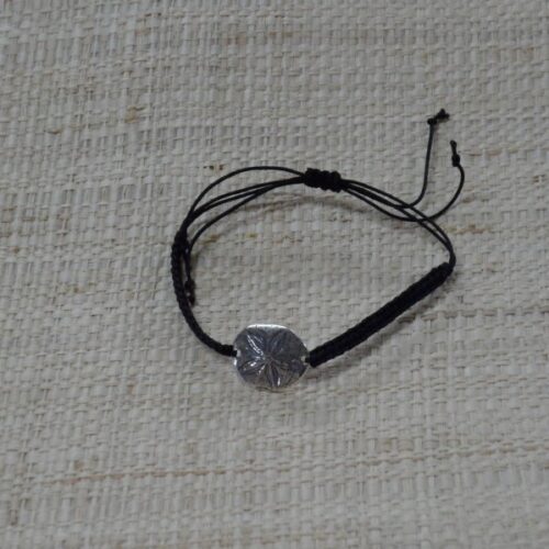bt12616bis Un bracelet artisanal évoque l'esprit d'aventure marine, parfait pour les passionnés de plongée et d'exploration océanique.