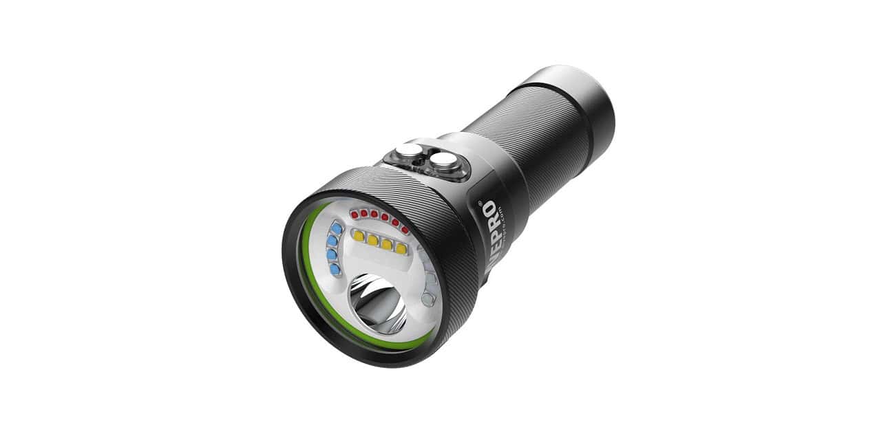 La lampe de plongée Divepro M35 V2 illumine les profondeurs marines avec puissance et polyvalence, essentielle pour l'expl...