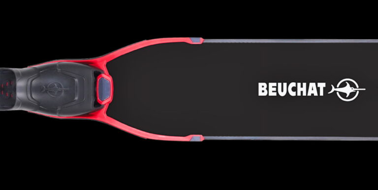 La palme Beuchat Libeccio Fibra offre performance et confort pour une exploration marine optimale. #Plongée