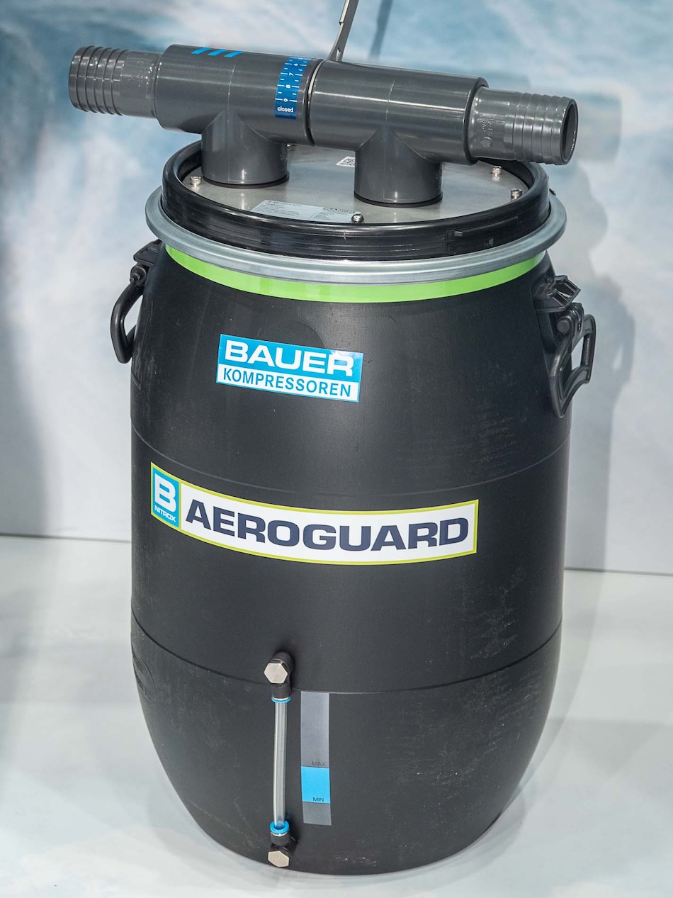 Compresseur Bauer Aeroguard, essentiel pour la plongée sous-marine et la respiration en profondeur.