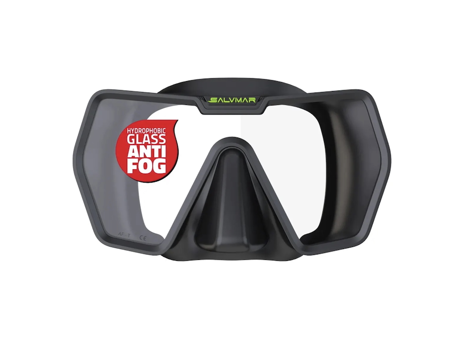 Masque de plongée avec verre hydrophobe anti-buée pour une visibilité optimale sous l'eau.