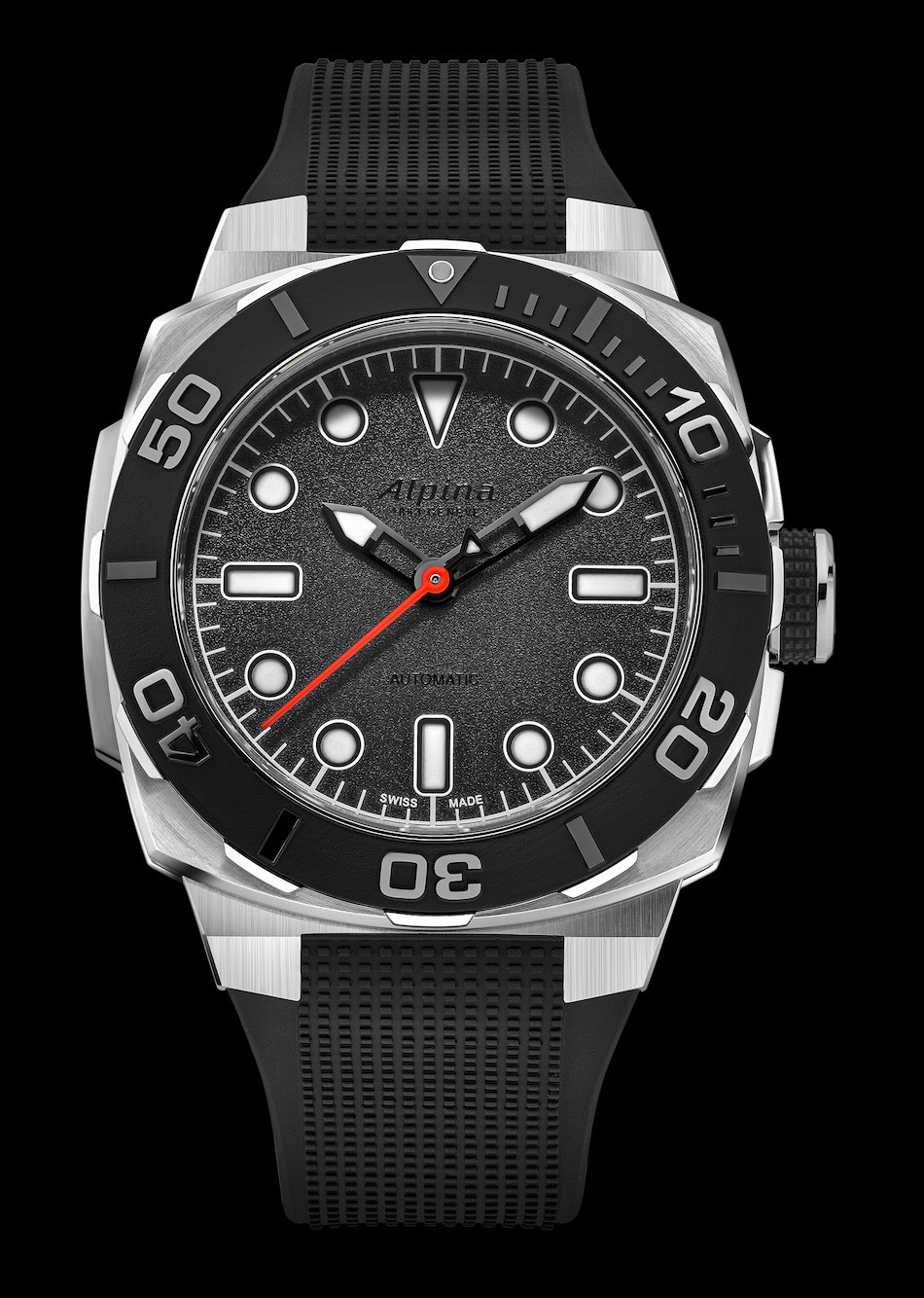 Montre de plongée automatique, robuste et étanche, idéale pour les aventuriers sous-marins.